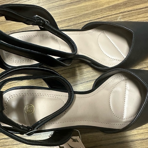 ‼️$10 - Mysoft Ankle Strap Closed Toe Heels Size 6.5 Black NWT - Picture 8 of 9